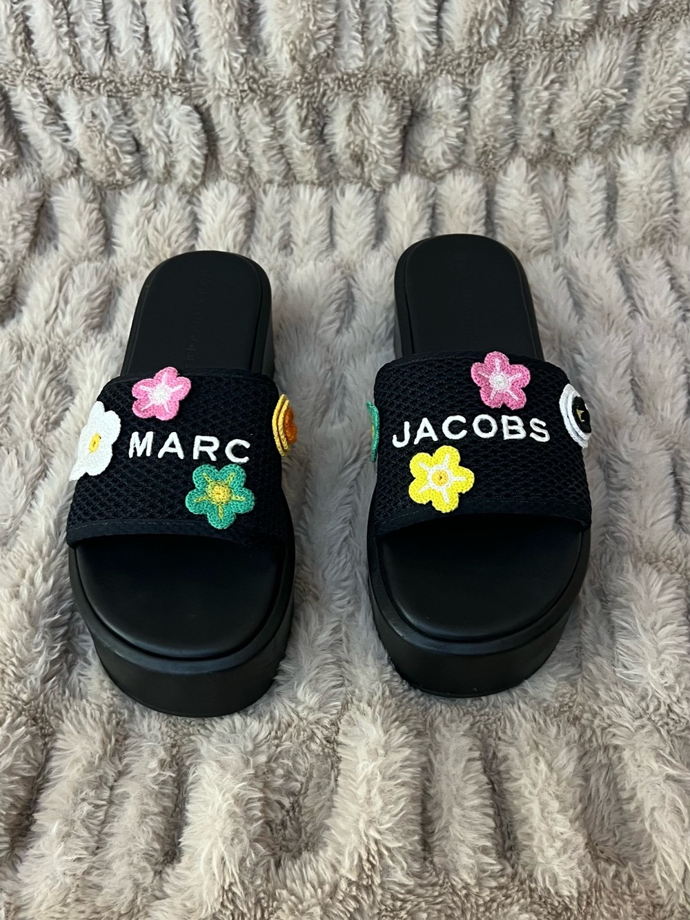 Marc Jacobs Black womens Floral Embroidered platform Slides size 9